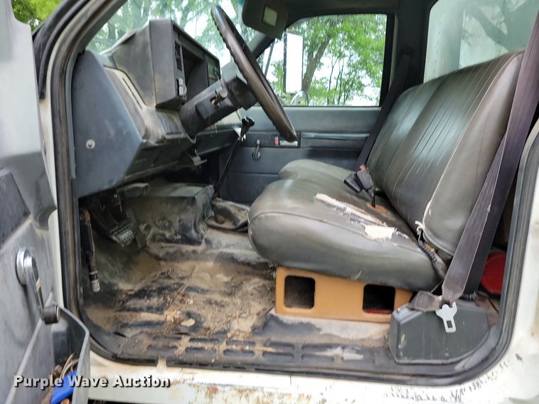 image for item DI3053 1995 GMC TopKick C6500 box truck