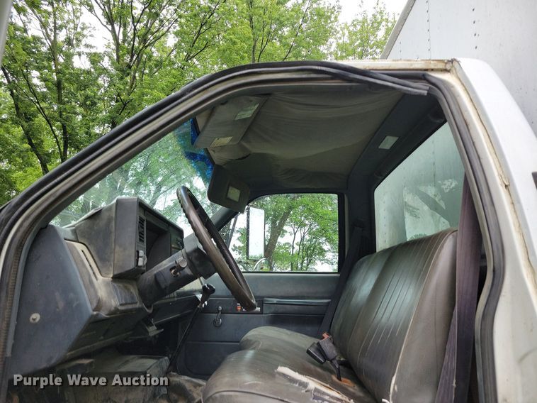 image for item DI3053 1995 GMC TopKick C6500 box truck