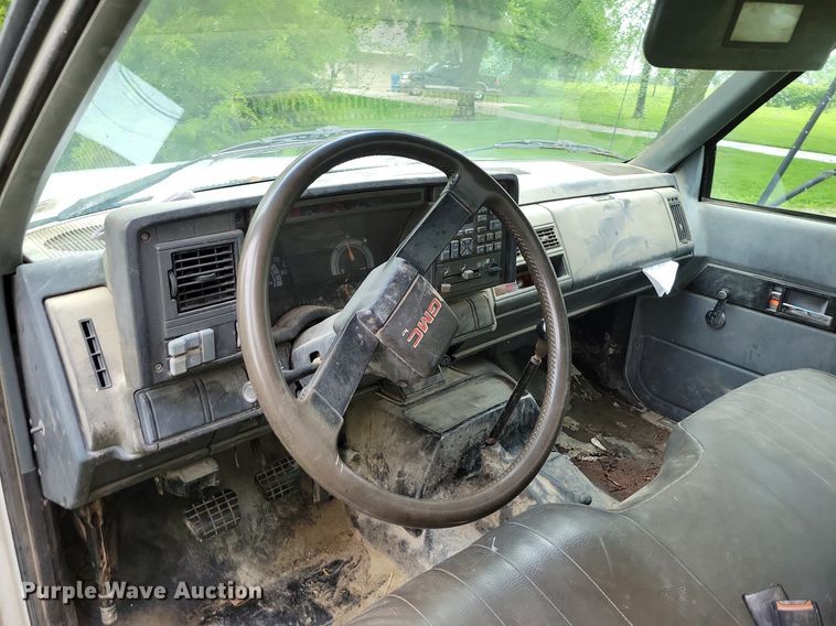 image for item DI3053 1995 GMC TopKick C6500 box truck