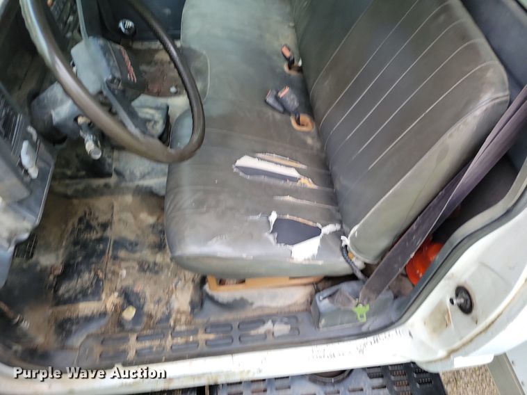 image for item DI3053 1995 GMC TopKick C6500 box truck