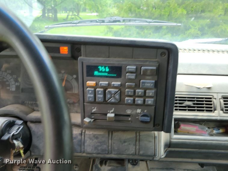 image for item DI3053 1995 GMC TopKick C6500 box truck