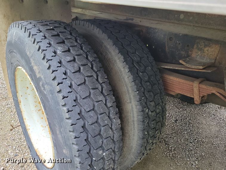 image for item DI3053 1995 GMC TopKick C6500 box truck