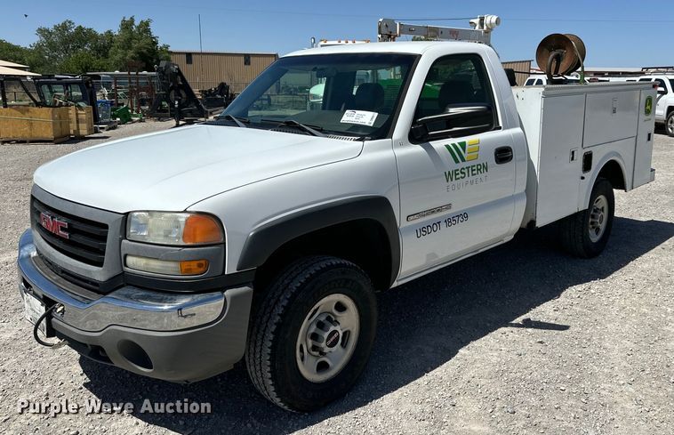 image for item DK6611 2006 GMC Sierra 2500HD utility bed pickup truck