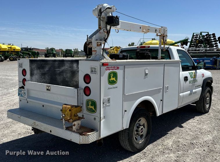 image for item DK6611 2006 GMC Sierra 2500HD utility bed pickup truck