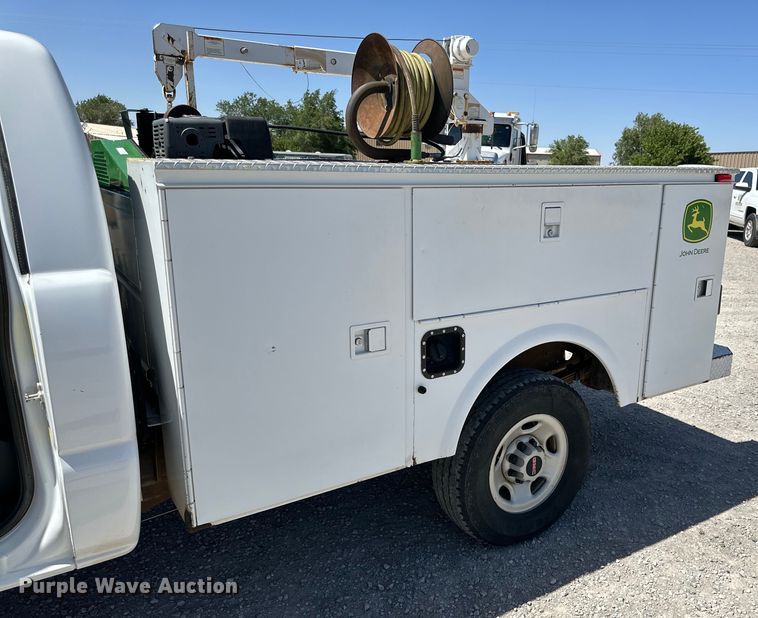 image for item DK6611 2006 GMC Sierra 2500HD utility bed pickup truck