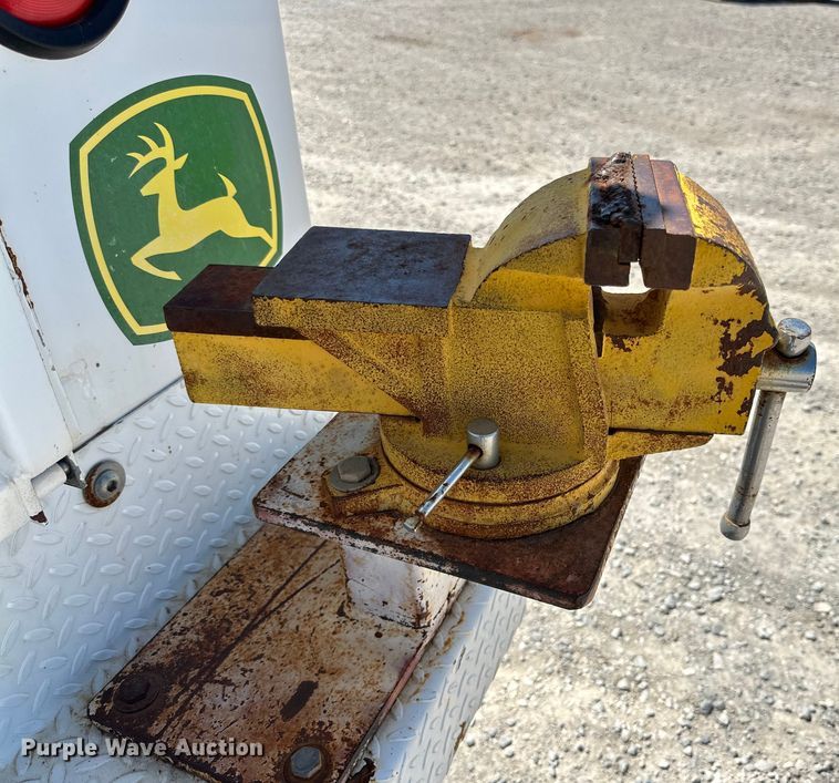 image for item DK6611 2006 GMC Sierra 2500HD utility bed pickup truck