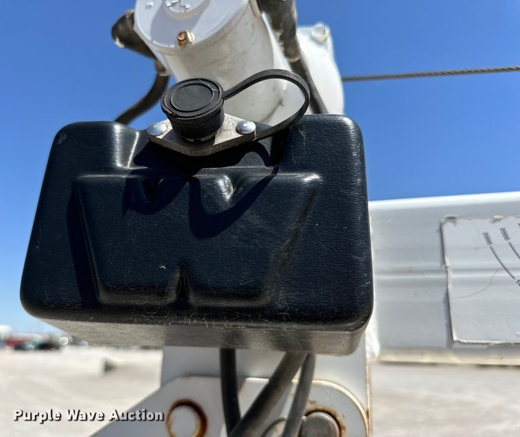 image for item DK6611 2006 GMC Sierra 2500HD utility bed pickup truck