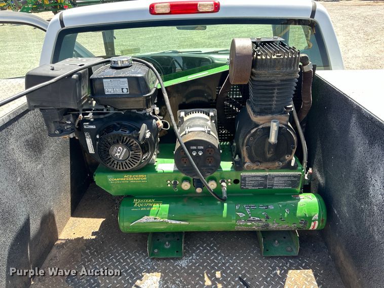 image for item DK6611 2006 GMC Sierra 2500HD utility bed pickup truck