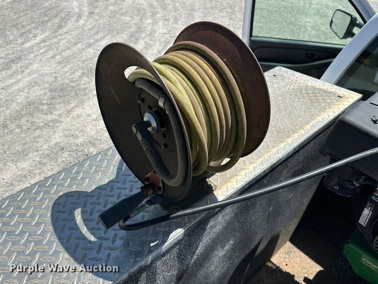 image for item DK6611 2006 GMC Sierra 2500HD utility bed pickup truck