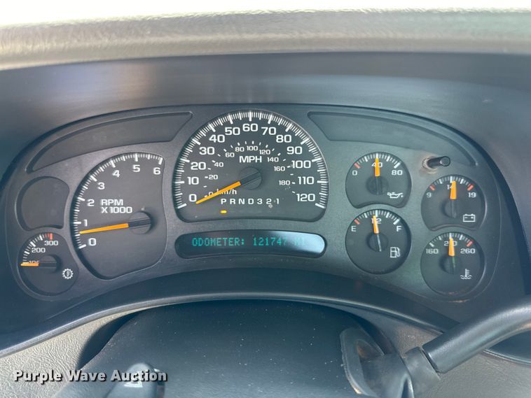 image for item DK6611 2006 GMC Sierra 2500HD utility bed pickup truck