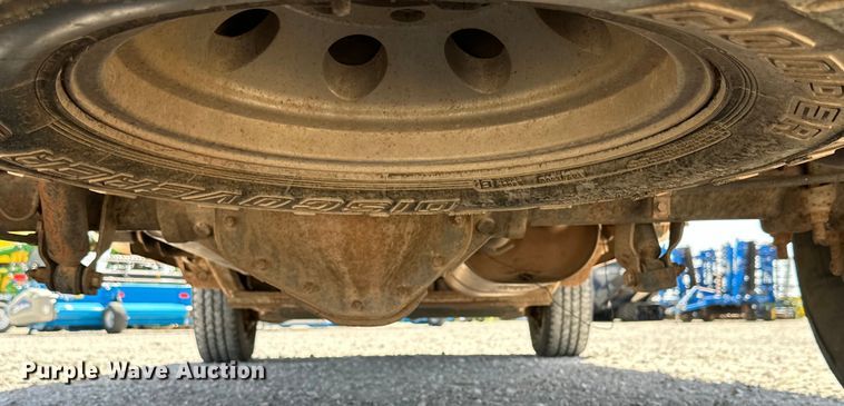 image for item DK6611 2006 GMC Sierra 2500HD utility bed pickup truck