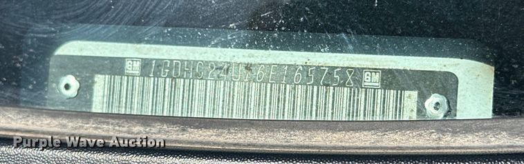 image for item DK6611 2006 GMC Sierra 2500HD utility bed pickup truck