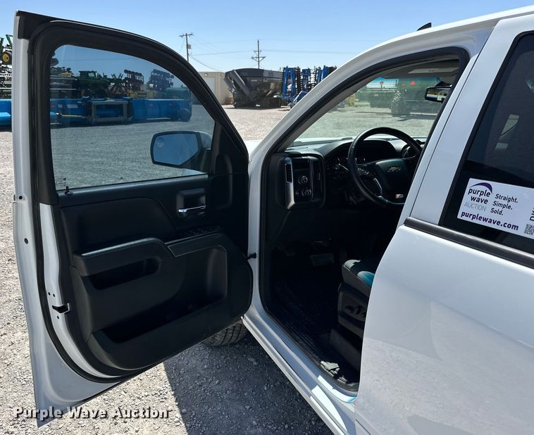 image for item DK6613 2017 Chevrolet  Silverado 1500 Crew Cab pickup truck