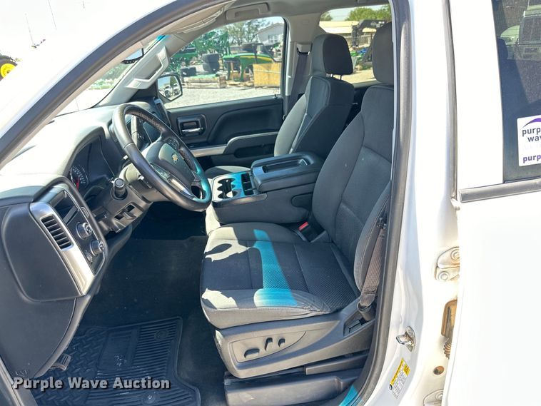 image for item DK6613 2017 Chevrolet  Silverado 1500 Crew Cab pickup truck