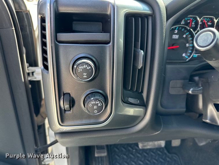 image for item DK6613 2017 Chevrolet  Silverado 1500 Crew Cab pickup truck