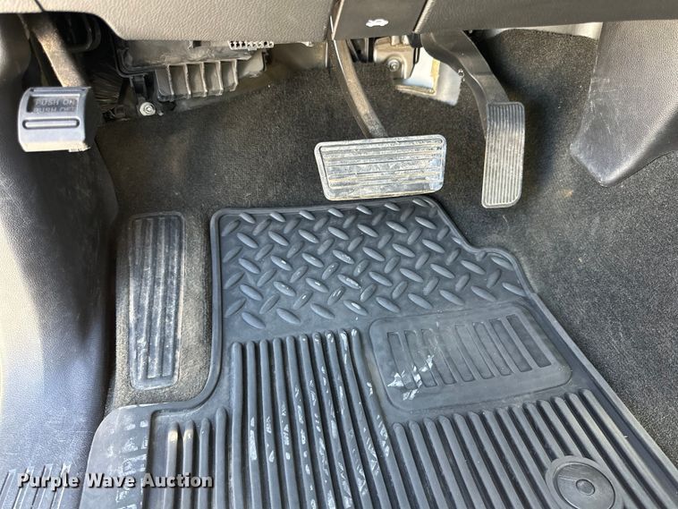 image for item DK6613 2017 Chevrolet  Silverado 1500 Crew Cab pickup truck