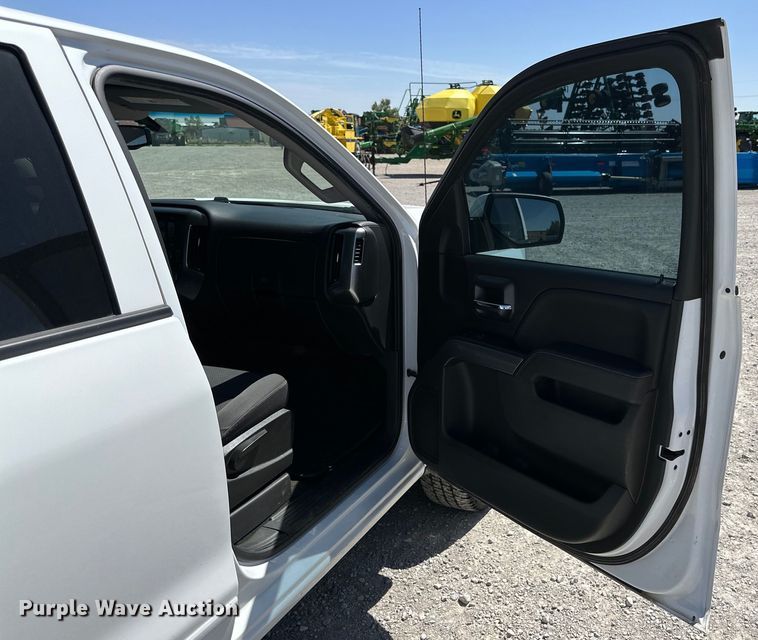 image for item DK6613 2017 Chevrolet  Silverado 1500 Crew Cab pickup truck