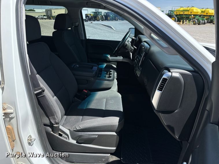 image for item DK6613 2017 Chevrolet  Silverado 1500 Crew Cab pickup truck