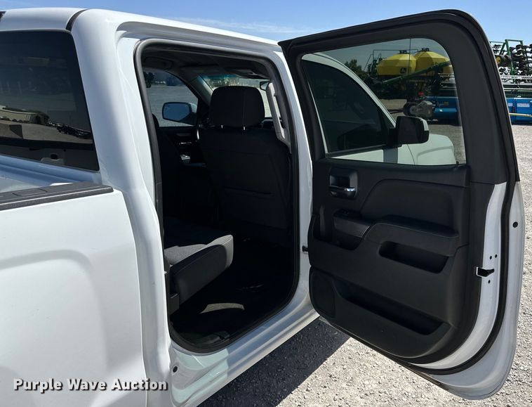 image for item DK6613 2017 Chevrolet  Silverado 1500 Crew Cab pickup truck