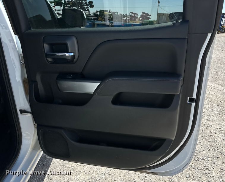 image for item DK6613 2017 Chevrolet  Silverado 1500 Crew Cab pickup truck