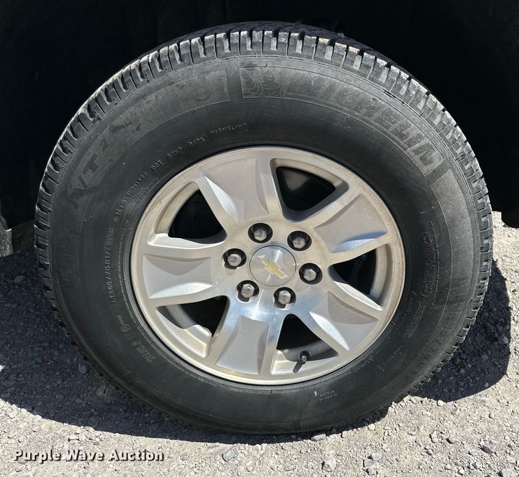 image for item DK6613 2017 Chevrolet  Silverado 1500 Crew Cab pickup truck