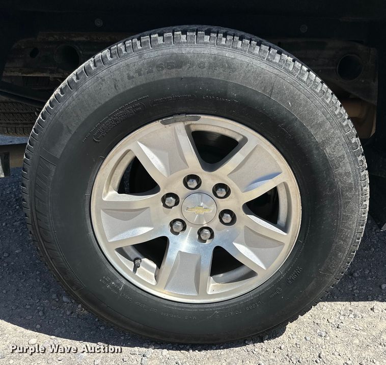 image for item DK6613 2017 Chevrolet  Silverado 1500 Crew Cab pickup truck