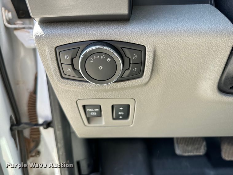 image for item DK6615 2015 Ford F150 SuperCrew pickup truck