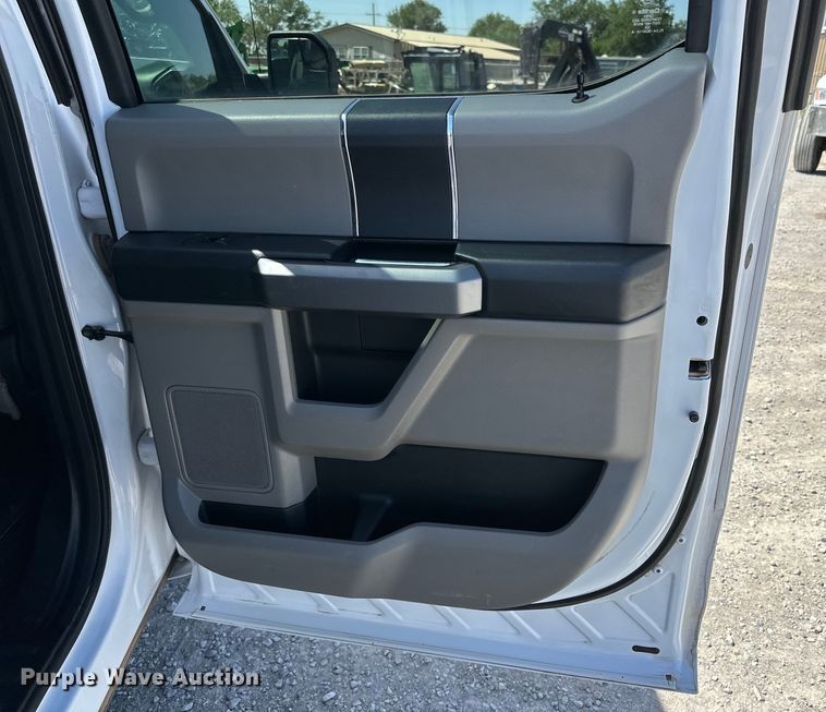 image for item DK6615 2015 Ford F150 SuperCrew pickup truck