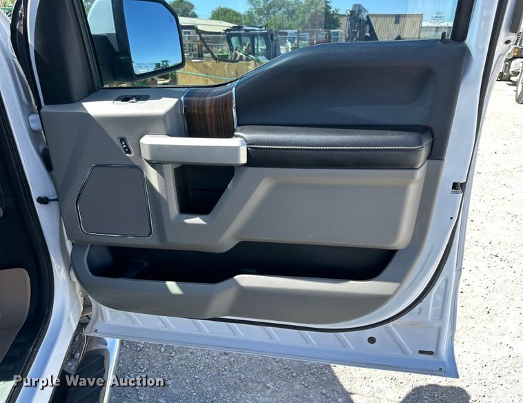 image for item DK6616 2015 Ford F150 SuperCrew pickup truck