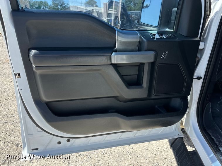 image for item DK6617 2017 Ford F150 SuperCrew pickup truck