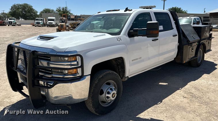 image for item DK6626 2017 Chevrolet Silverado 3500 HD Crew Cab flatbed pickup truck