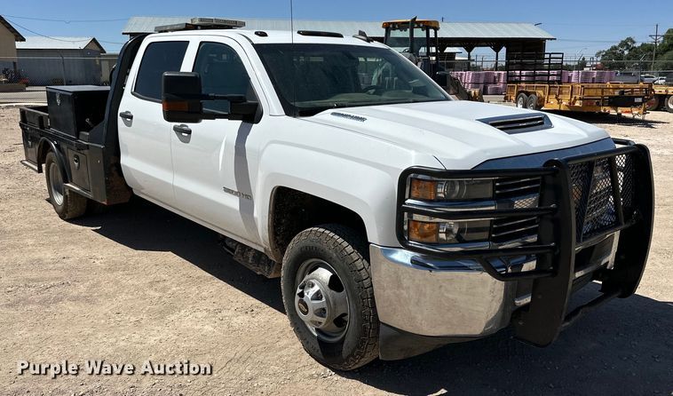 image for item DK6626 2017 Chevrolet Silverado 3500 HD Crew Cab flatbed pickup truck