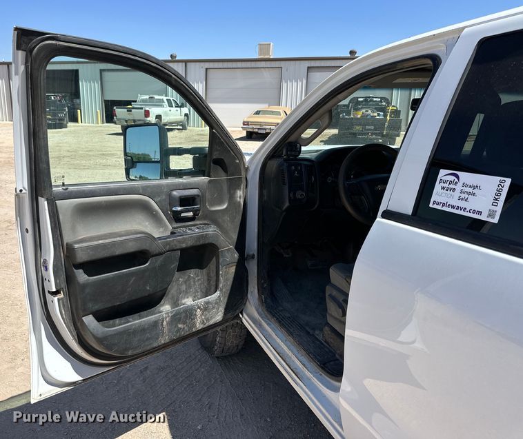 image for item DK6626 2017 Chevrolet Silverado 3500 HD Crew Cab flatbed pickup truck