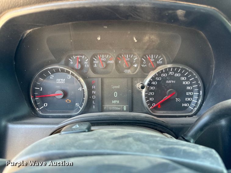 image for item DK6626 2017 Chevrolet Silverado 3500 HD Crew Cab flatbed pickup truck