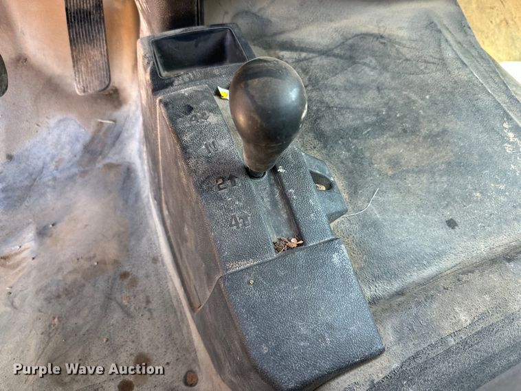 image for item DK6626 2017 Chevrolet Silverado 3500 HD Crew Cab flatbed pickup truck