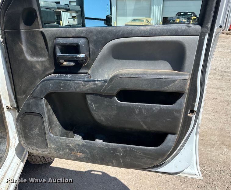 image for item DK6626 2017 Chevrolet Silverado 3500 HD Crew Cab flatbed pickup truck