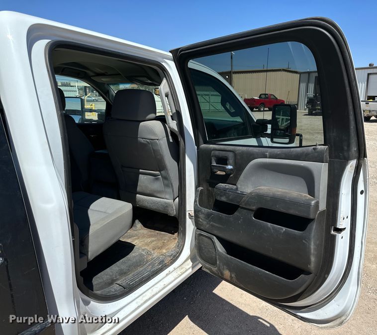 image for item DK6626 2017 Chevrolet Silverado 3500 HD Crew Cab flatbed pickup truck