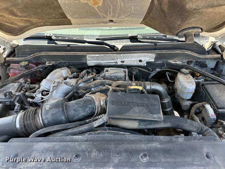 image for item DK6626 2017 Chevrolet Silverado 3500 HD Crew Cab flatbed pickup truck