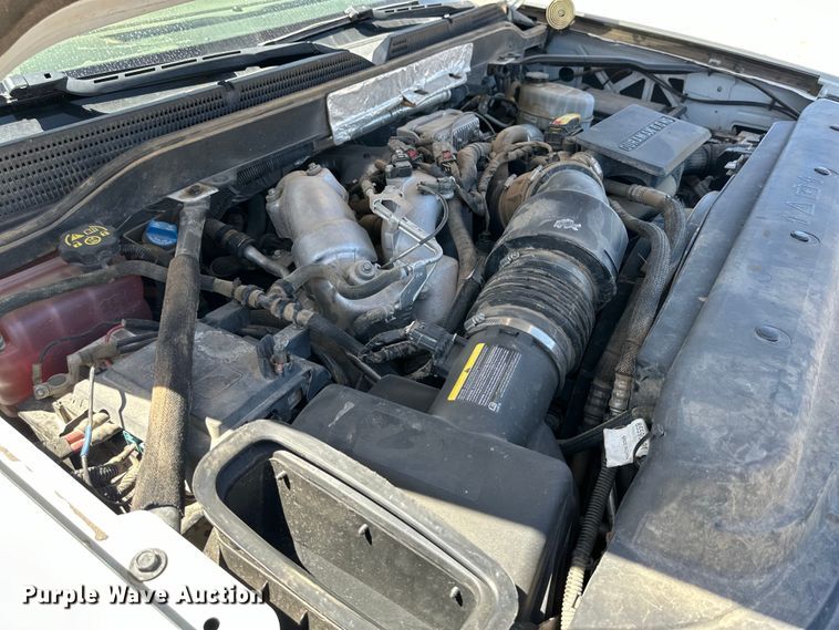 image for item DK6626 2017 Chevrolet Silverado 3500 HD Crew Cab flatbed pickup truck