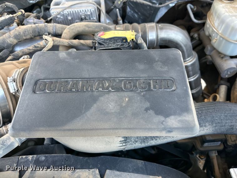 image for item DK6626 2017 Chevrolet Silverado 3500 HD Crew Cab flatbed pickup truck