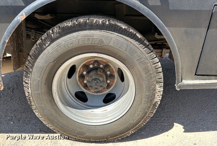 image for item DK6626 2017 Chevrolet Silverado 3500 HD Crew Cab flatbed pickup truck