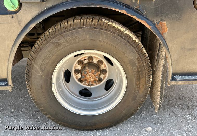 image for item DK6626 2017 Chevrolet Silverado 3500 HD Crew Cab flatbed pickup truck