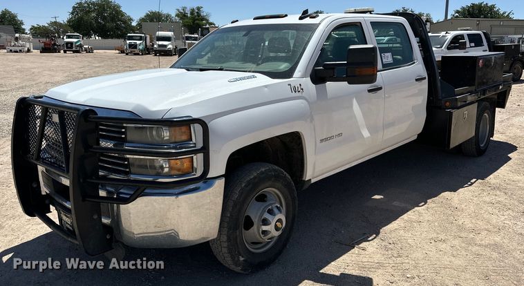 image for item DK6627 2015 Chevrolet Silverado 3500 HD Crew Cab flatbed pickup truck