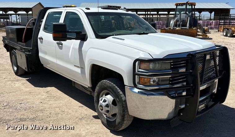 image for item DK6627 2015 Chevrolet Silverado 3500 HD Crew Cab flatbed pickup truck