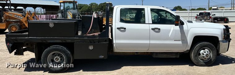 image for item DK6627 2015 Chevrolet Silverado 3500 HD Crew Cab flatbed pickup truck