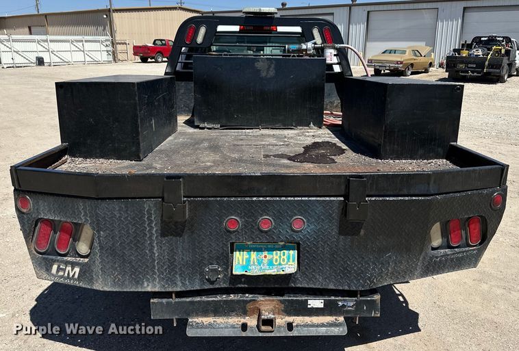 image for item DK6627 2015 Chevrolet Silverado 3500 HD Crew Cab flatbed pickup truck