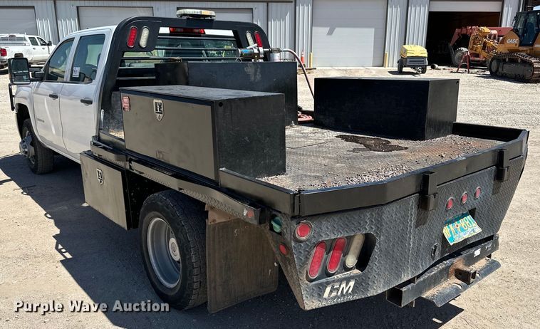 image for item DK6627 2015 Chevrolet Silverado 3500 HD Crew Cab flatbed pickup truck