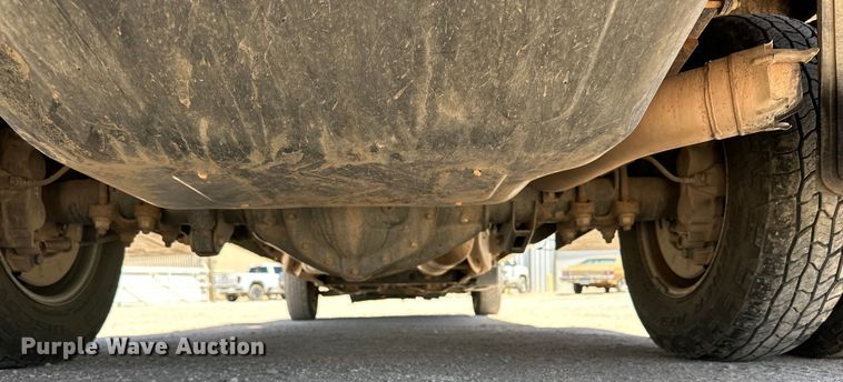 image for item DK6627 2015 Chevrolet Silverado 3500 HD Crew Cab flatbed pickup truck