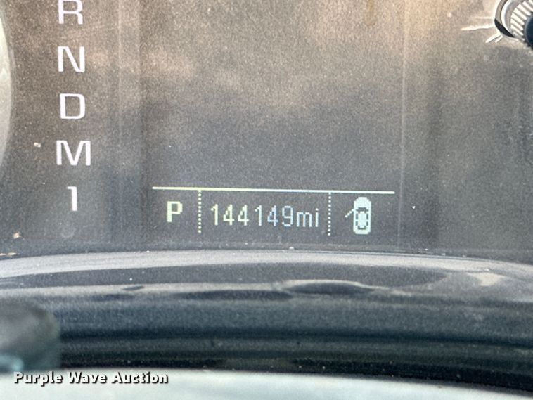 image for item DK6627 2015 Chevrolet Silverado 3500 HD Crew Cab flatbed pickup truck