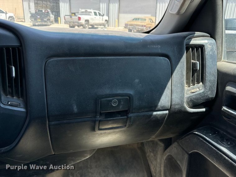 image for item DK6627 2015 Chevrolet Silverado 3500 HD Crew Cab flatbed pickup truck